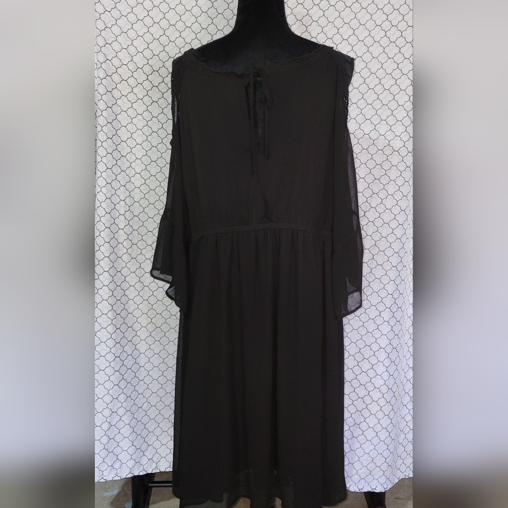 Torrid Dress Women's Plus Size 2 3/4 Sleeves 4X Chiffon Lace Trim Cold Shoulder